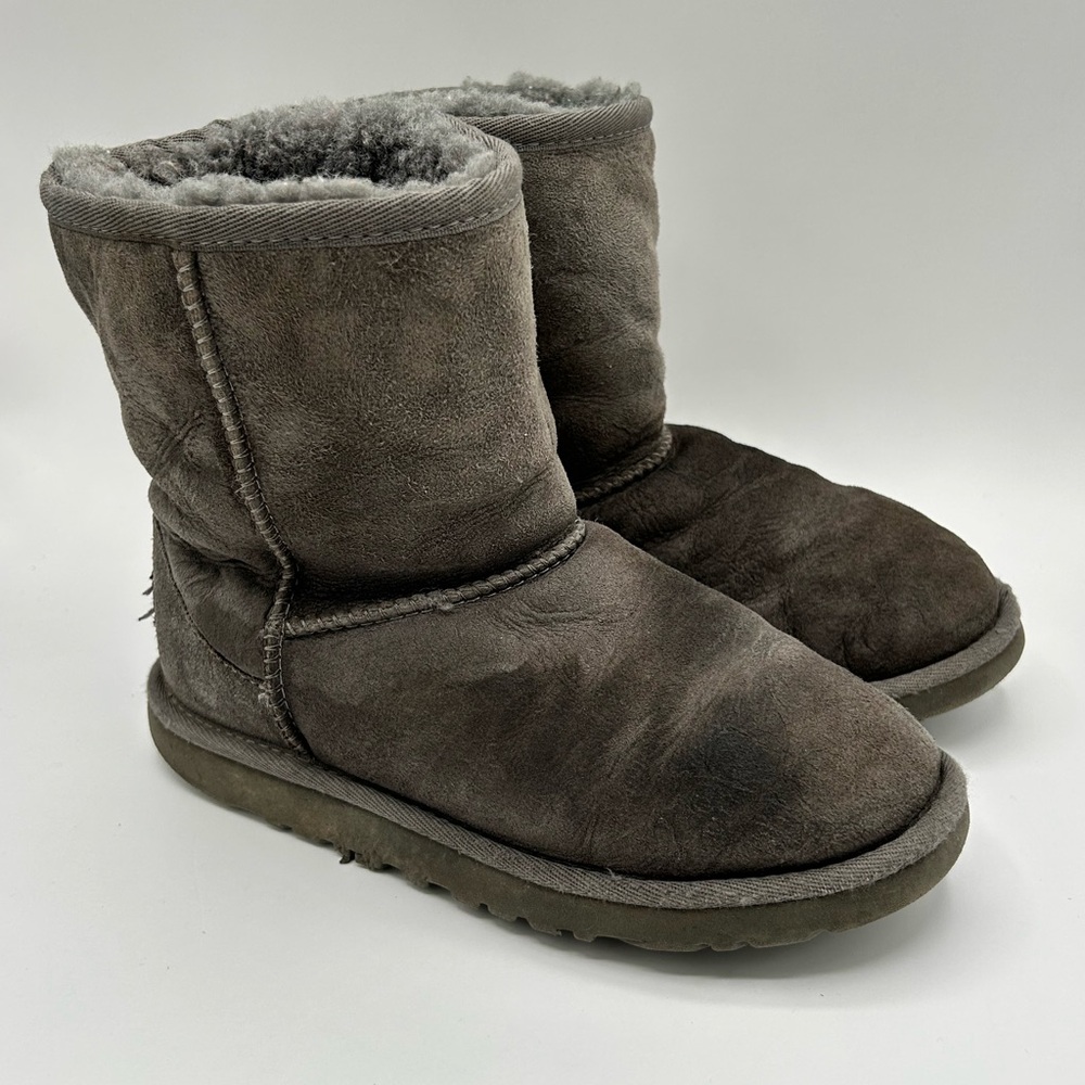 UGG Australia Kids Classic Short Gray Boot Size 3 Unisex Shoe - Picture 3 of 6
